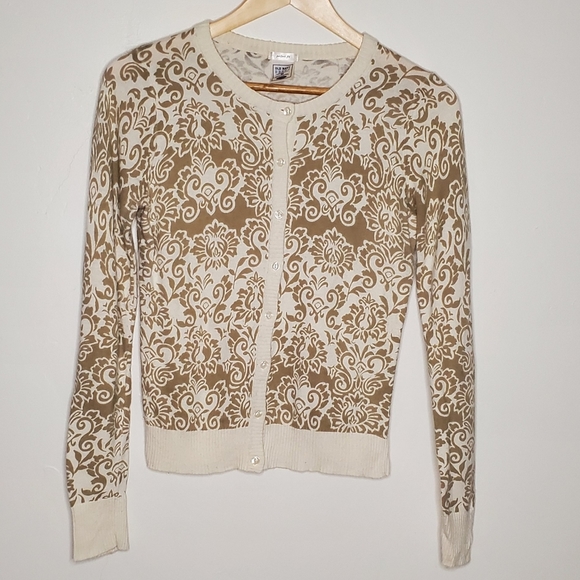 Cream and White Floral Flourish Patterned Long Sleeve Cardigan - Picture 4 of 10